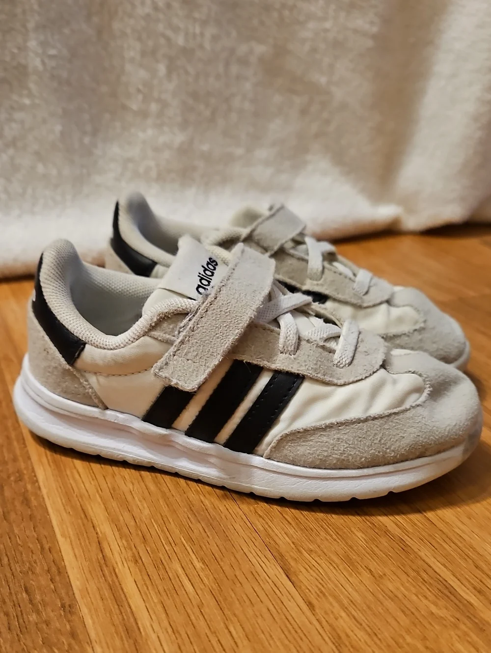 Adidas Run 70s 2.0 Shoes Size 10